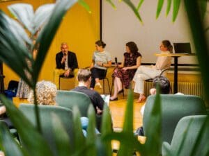 A panel of 90 Day Finns answering questions on stage